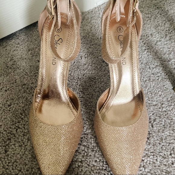 Shoeland Gold Heels - Picture 2 of 4